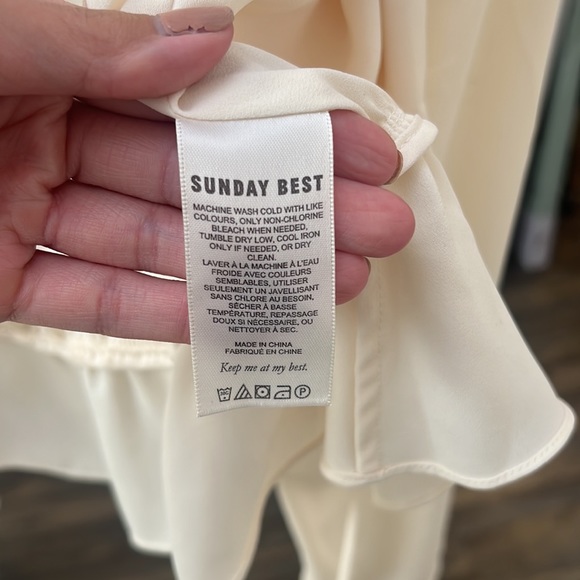 Aritzia Sunday Best Medium Chiffon Tie Front Top - Picture 7 of 10